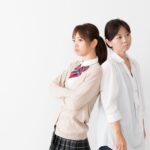 【振袖選びの盲点】「くすみモダン」を着たい娘 vs 「王道の赤古典」を推す母親│好みが割れたときの賢い解決ワザ